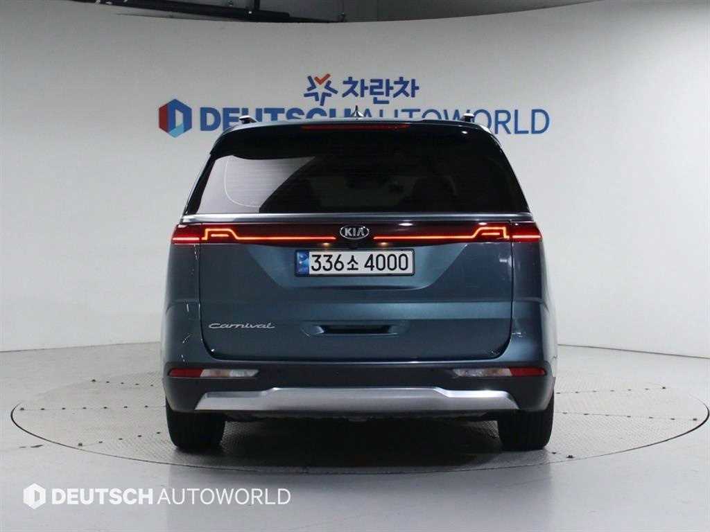 KIA Carnival - Vista 4