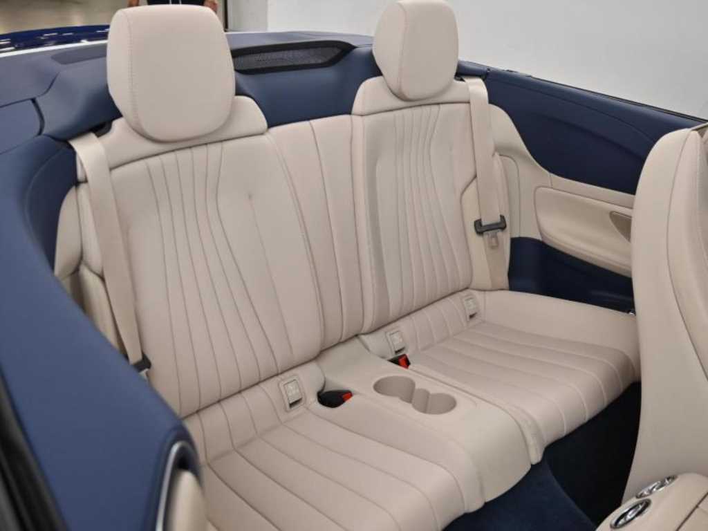 Mercedes Benz E class - Vista 12