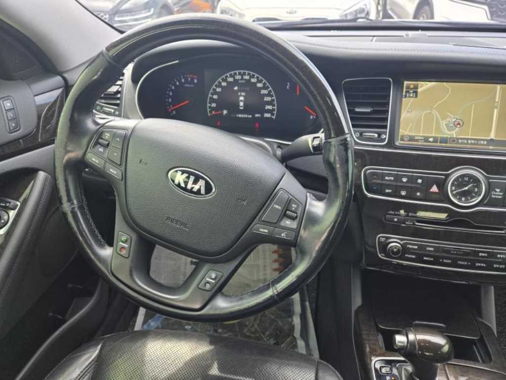 KIA K7 - Vista 10