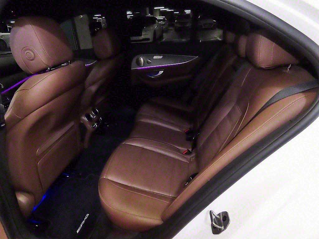 Mercedes Benz E class - Vista 7