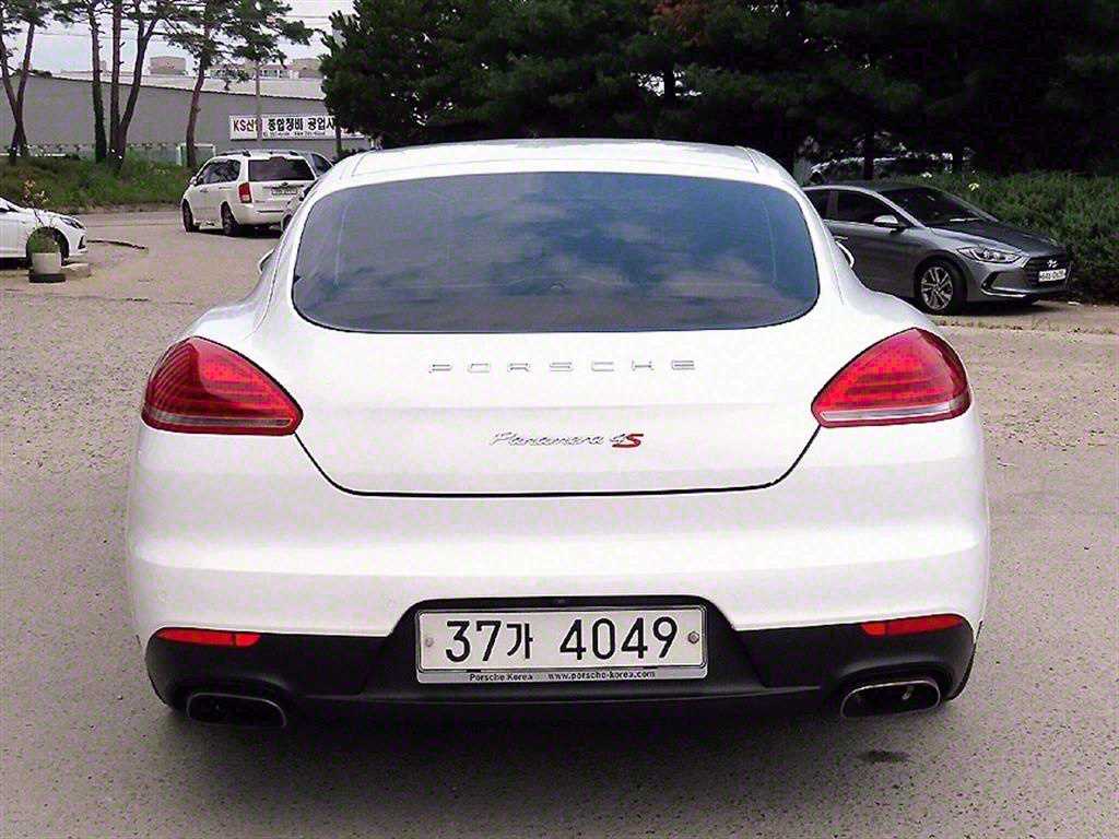 Porsche Panamera - Vista 4