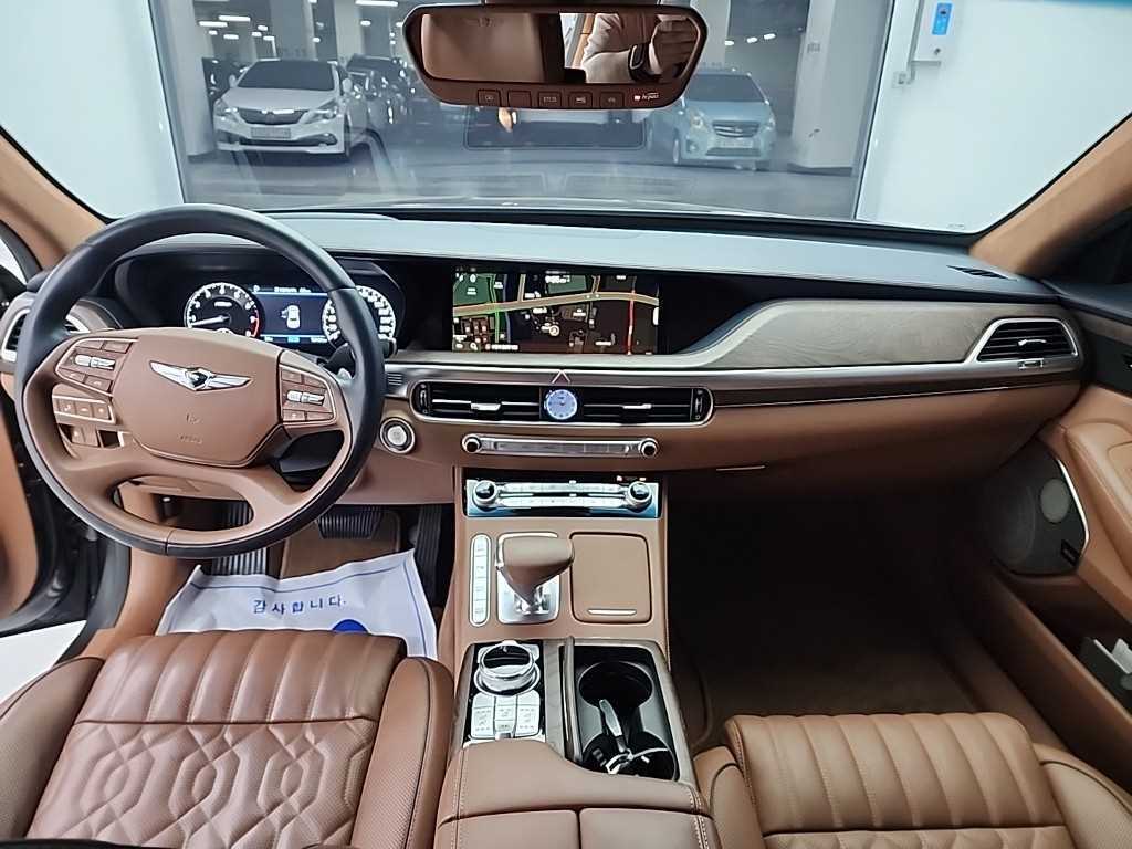Genesis G90 - Vista 7