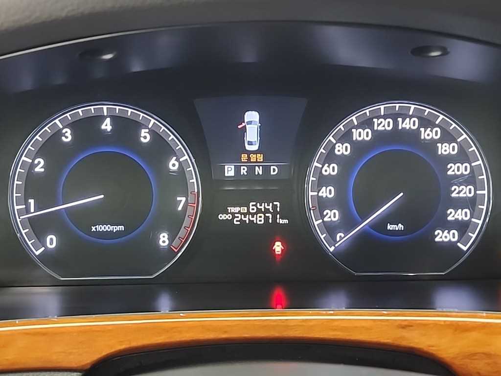 HYUNDAI Equus - Vista 6