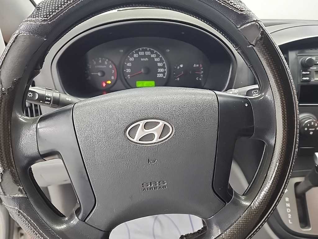 HYUNDAI Starex - Vista 9