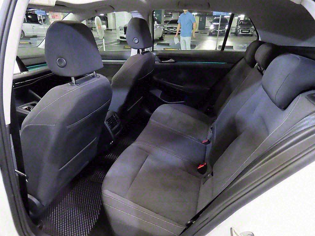 Volkswagen Golf - Vista 7