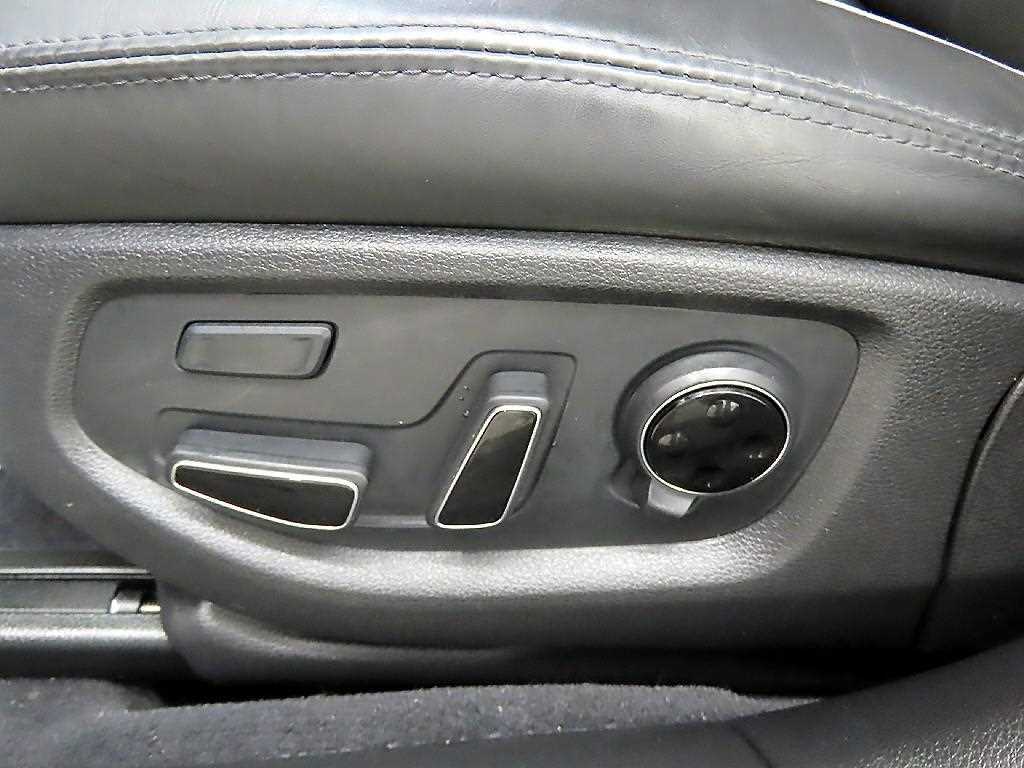 HYUNDAI Genesis - Vista 11