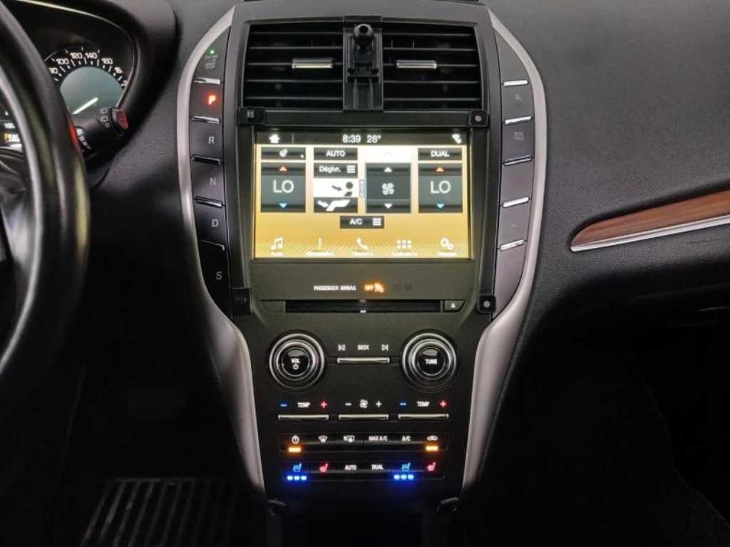 Lincoln MKC - Vista 8