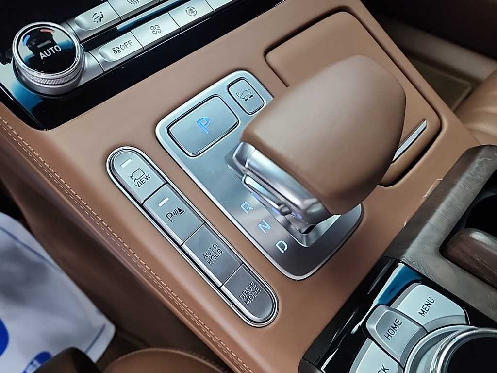 Genesis G90 - Vista 8
