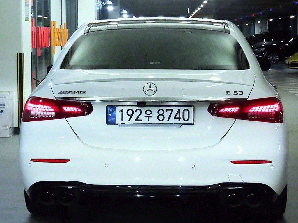 Mercedes Benz E class - Vista 5