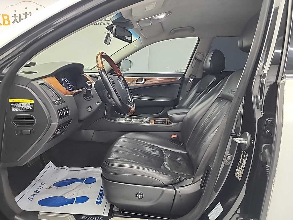 HYUNDAI Equus - Vista 11