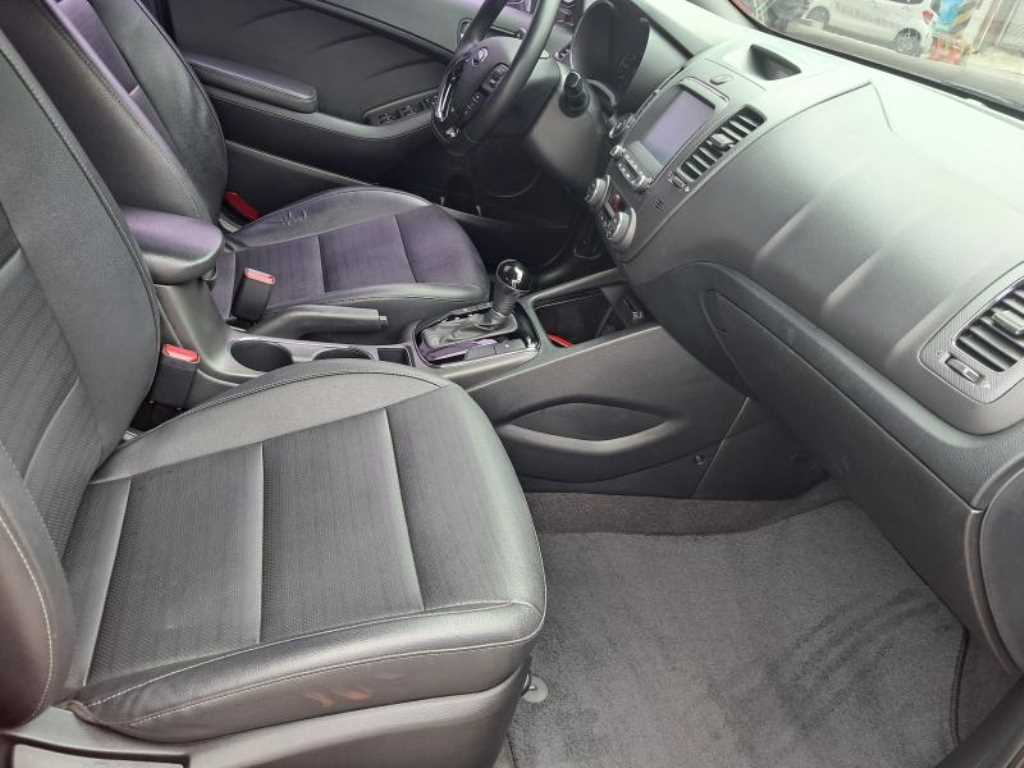 KIA K3 2016 Rojo - Importación desde Corea - HF Imports Iquique - Foto 17