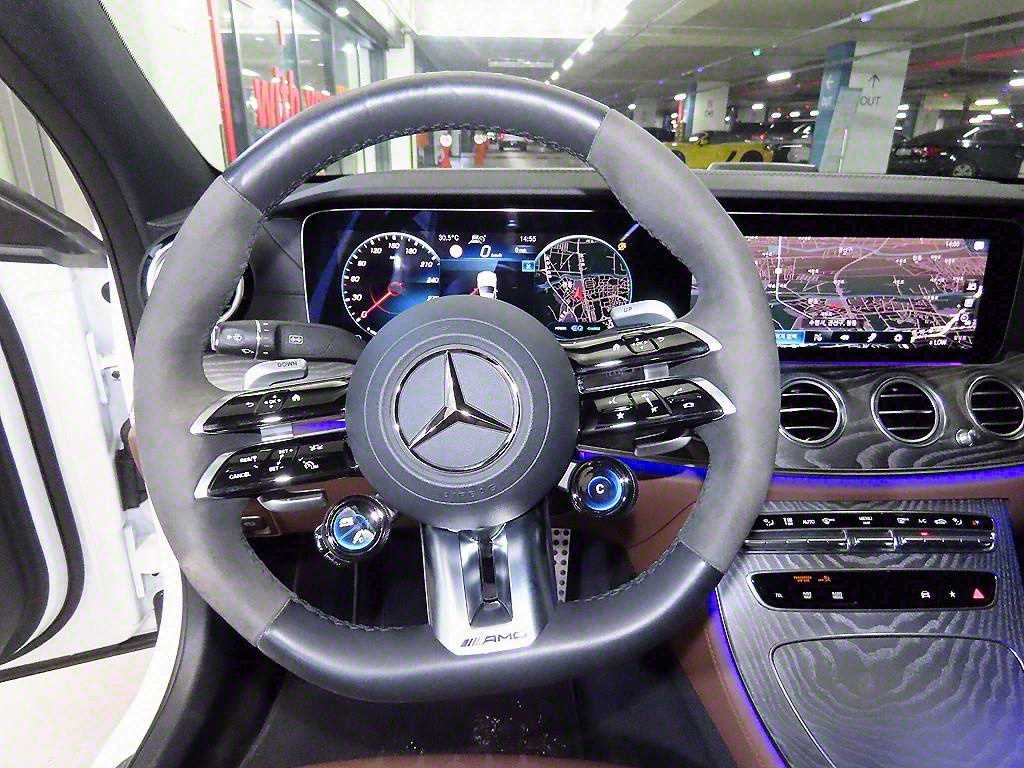 Mercedes Benz E class - Vista 8