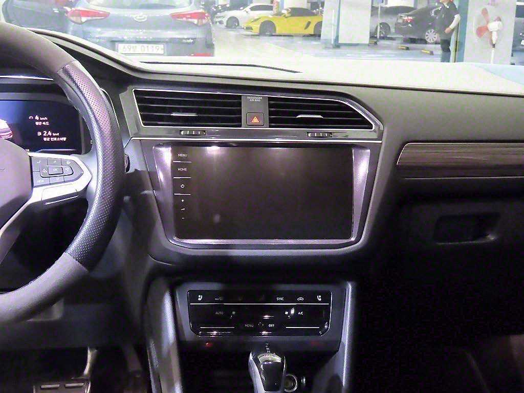 Volkswagen Tiguan - Vista 11