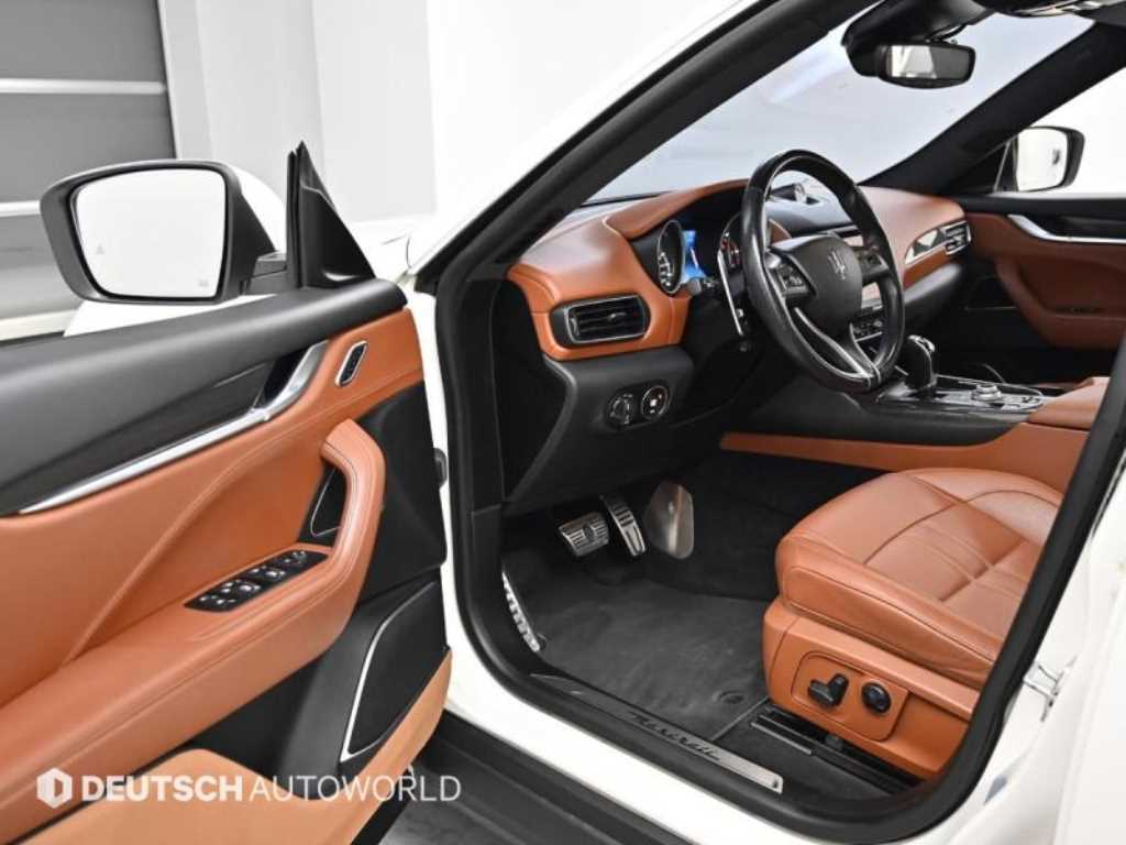 Maserati Levante - Vista 11