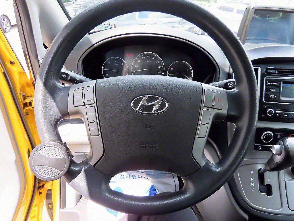 HYUNDAI Starex - Vista 9