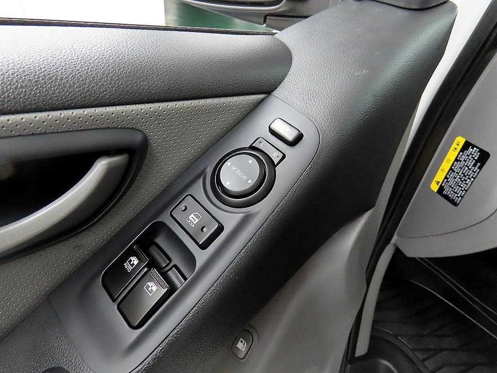 HYUNDAI Starex - Vista 10