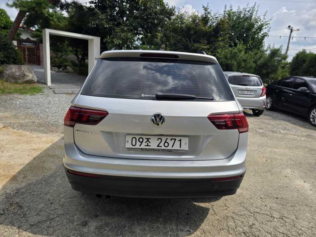 Volkswagen Tiguan - Vista 6
