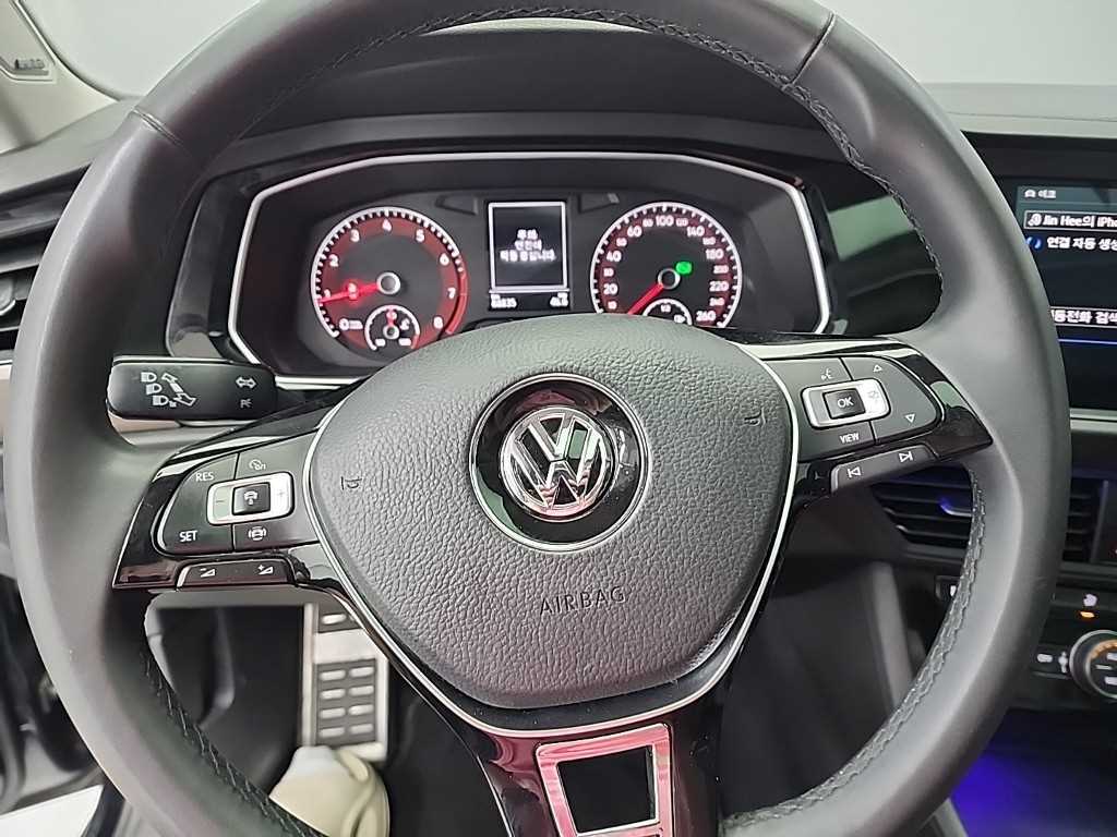 Volkswagen Jetta - Vista 9