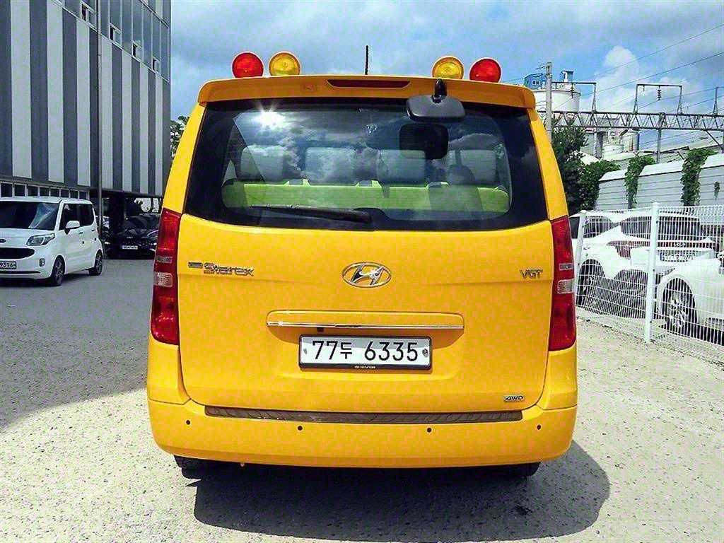 HYUNDAI Starex - Vista 4