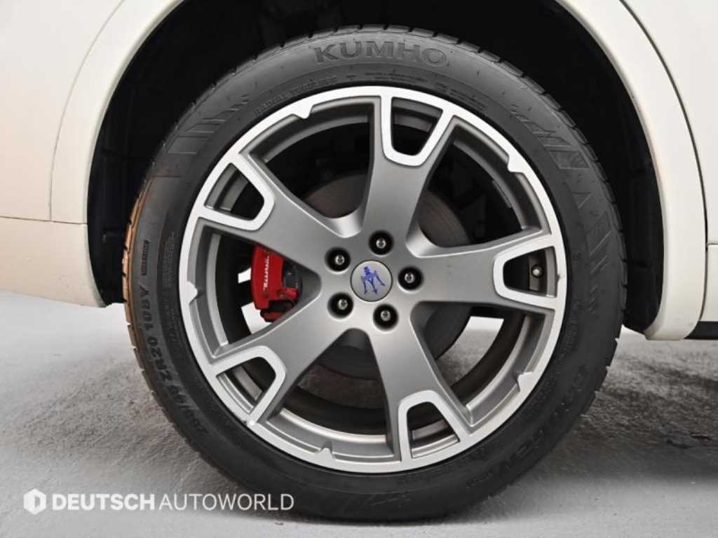 Maserati Levante - Vista 5