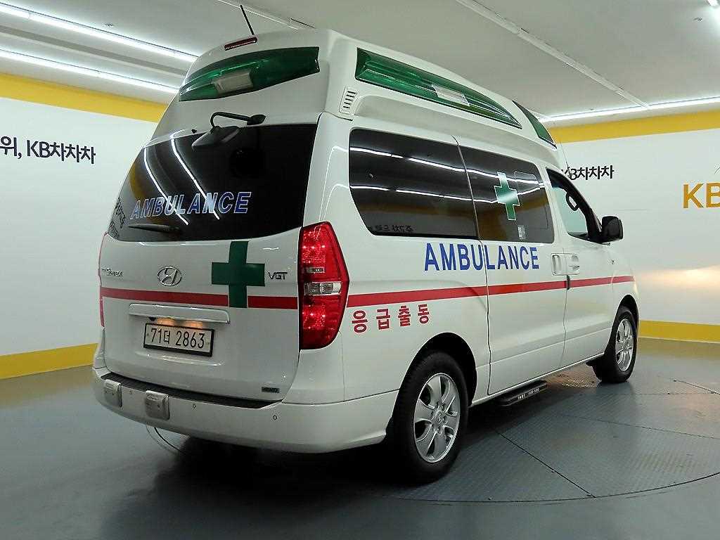 HYUNDAI Starex - Vista 4