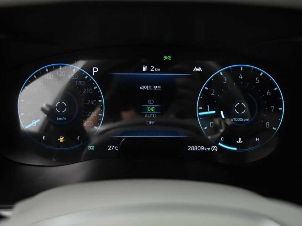 Genesis G70 - Vista 8