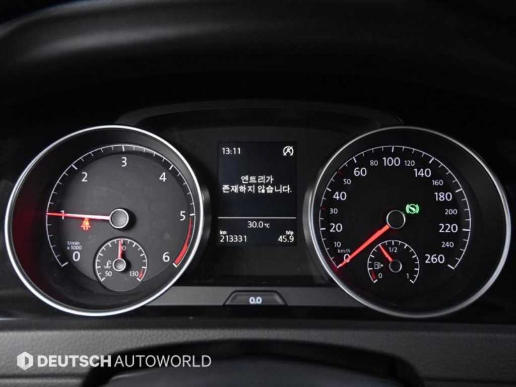 Volkswagen Golf - Vista 8