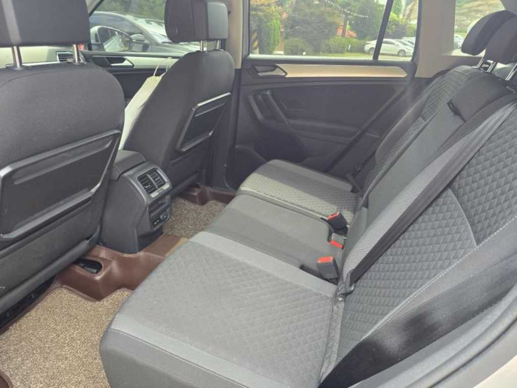 Volkswagen Tiguan - Vista 9