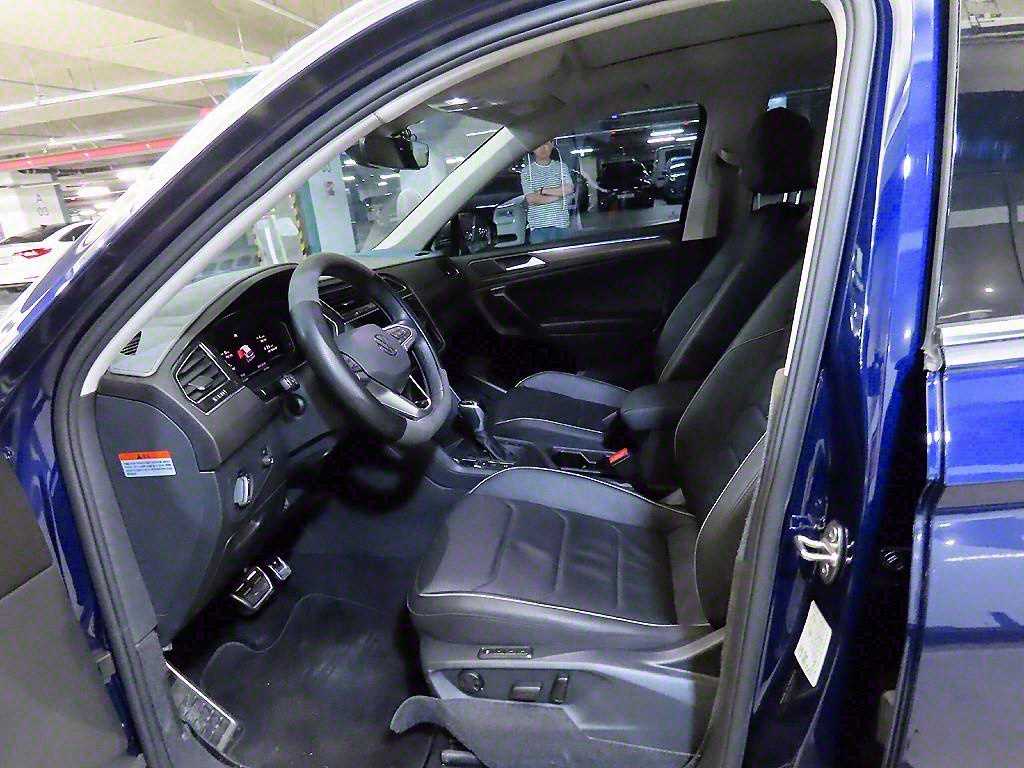 Volkswagen Tiguan - Vista 6