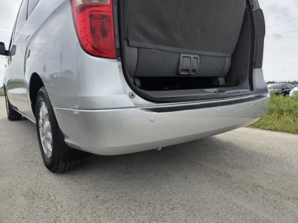 HYUNDAI Starex - Vista 8