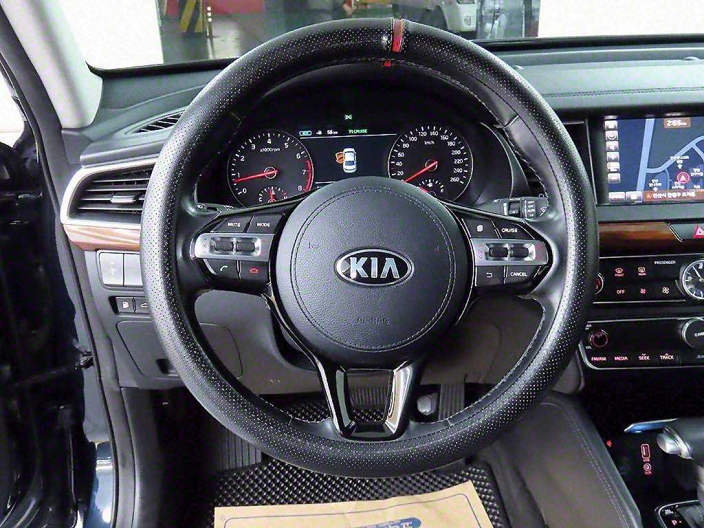 KIA K7 - Vista 9