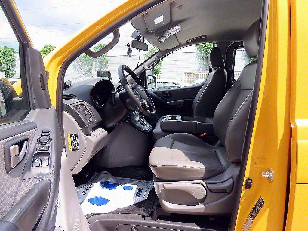 HYUNDAI Starex - Vista 5