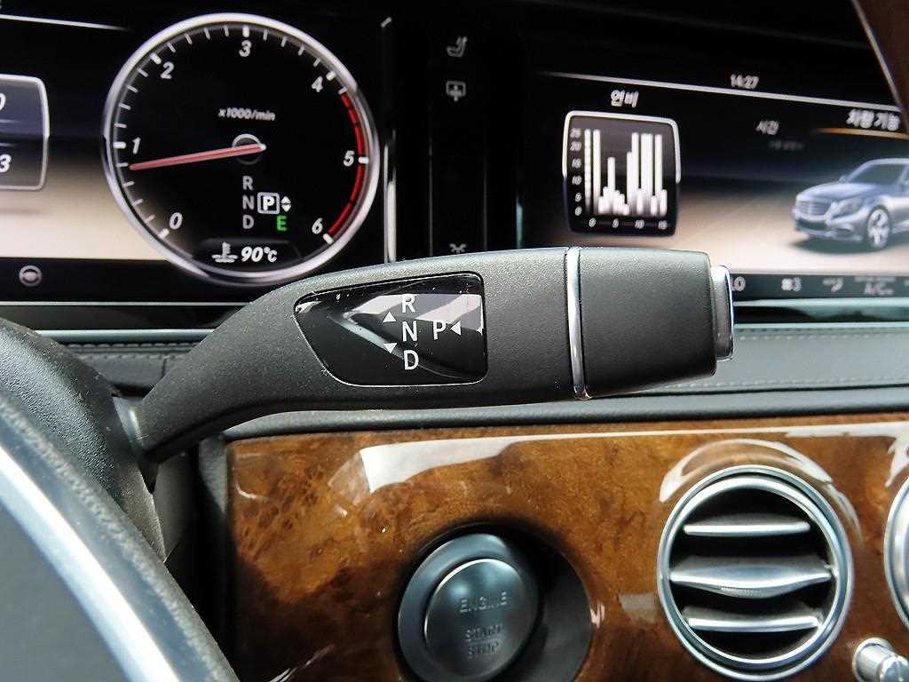 Mercedes Benz S Class - Vista 10