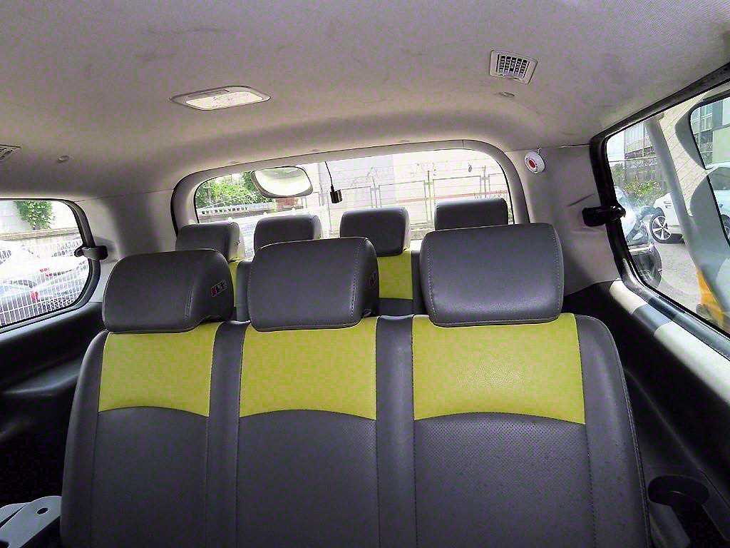 HYUNDAI Starex - Vista 7