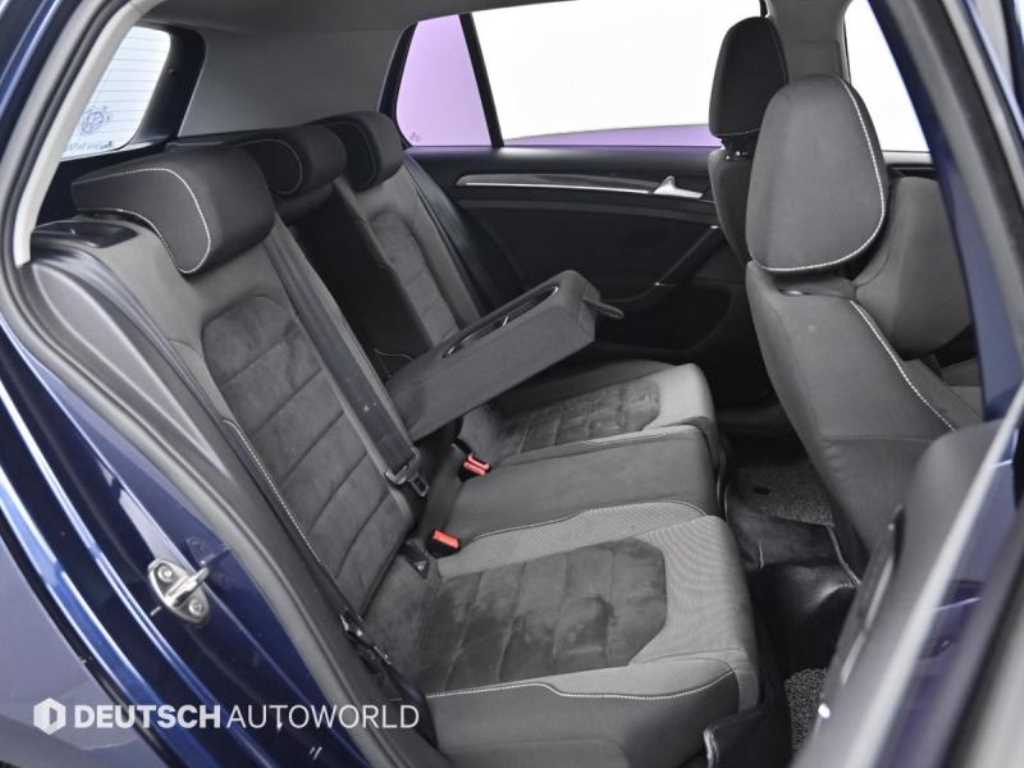 Volkswagen Golf - Vista 12