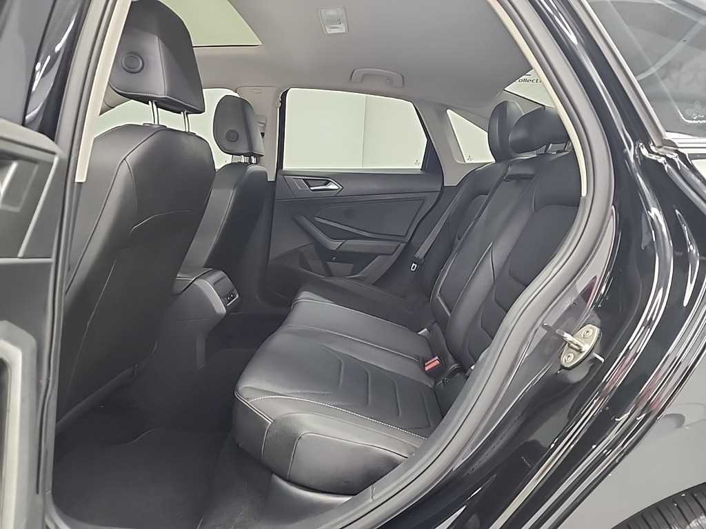 Volkswagen Jetta - Vista 12