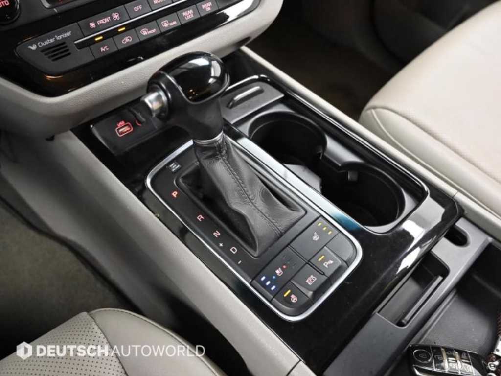 KIA Carnival - Vista 9