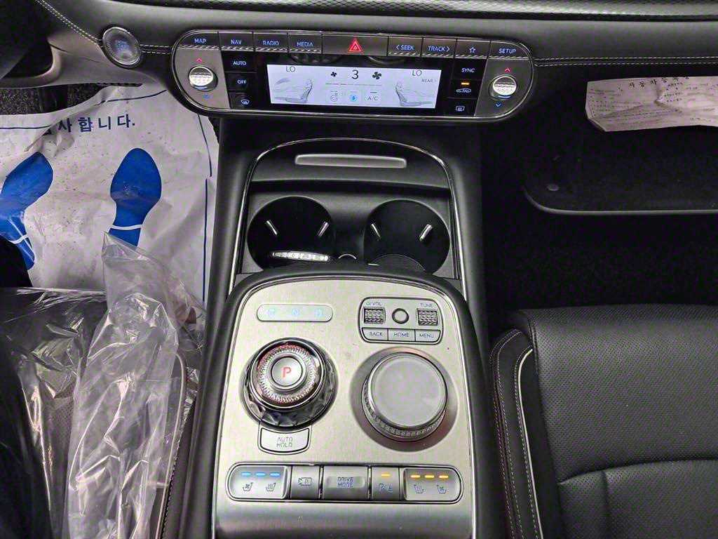 Genesis G90 - Vista 7