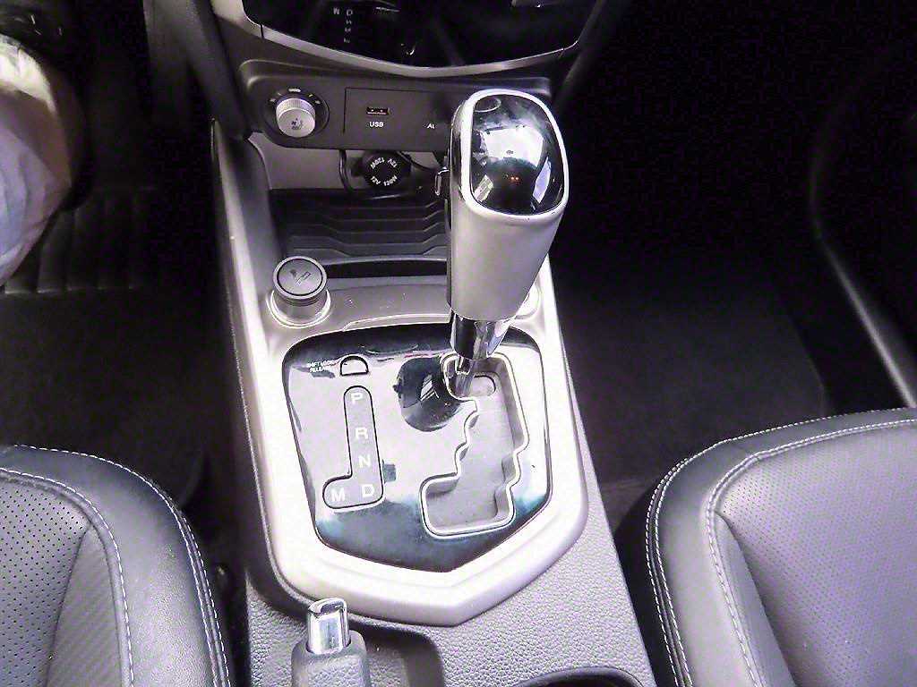 Ssangyong Tivoli - Vista 10