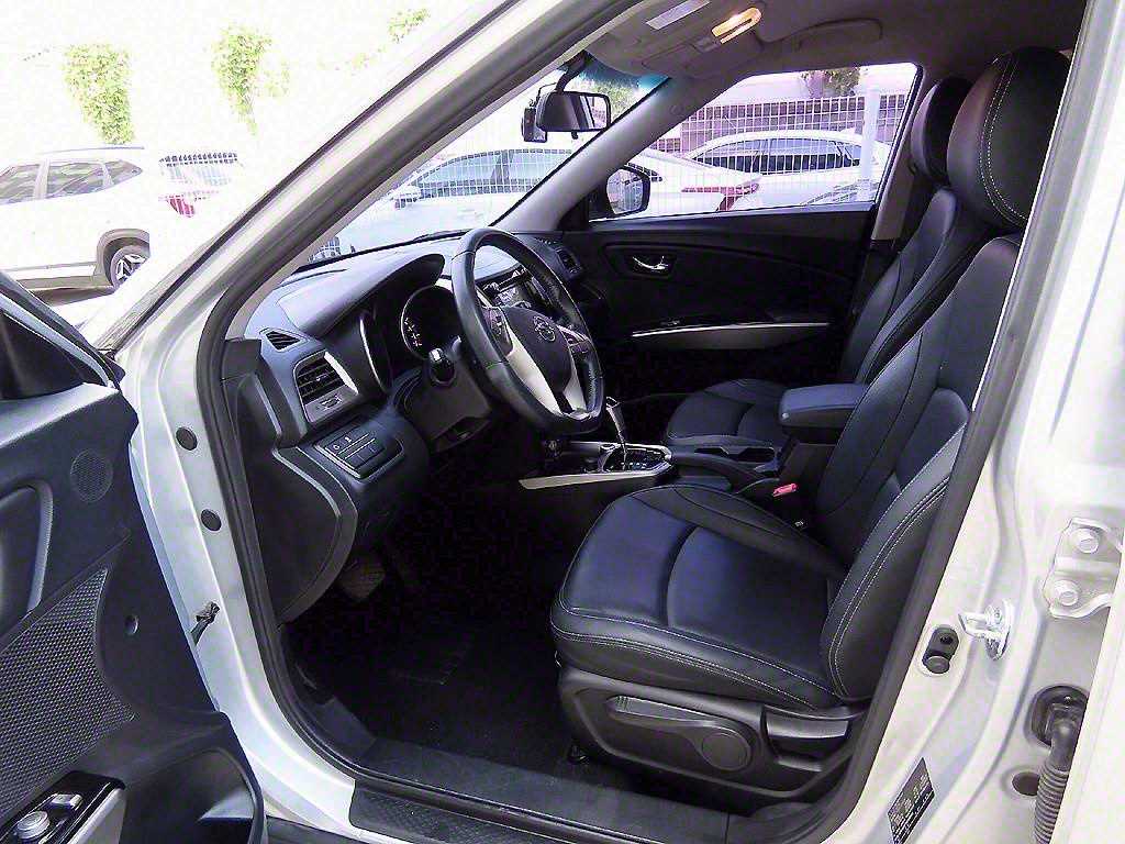 Ssangyong Tivoli - Vista 5