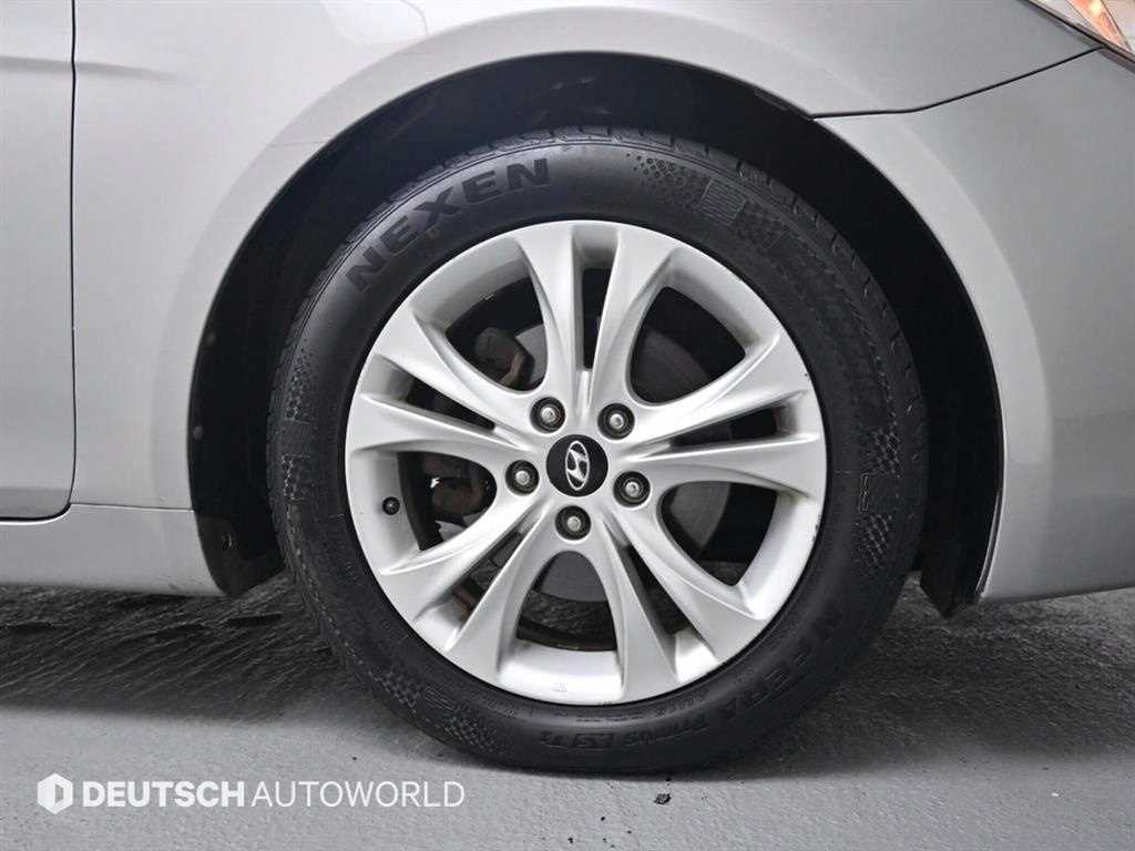 HYUNDAI Sonata - Vista 5