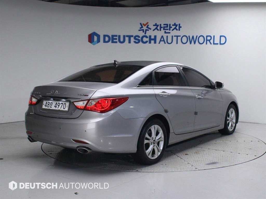 HYUNDAI Sonata - Vista 4