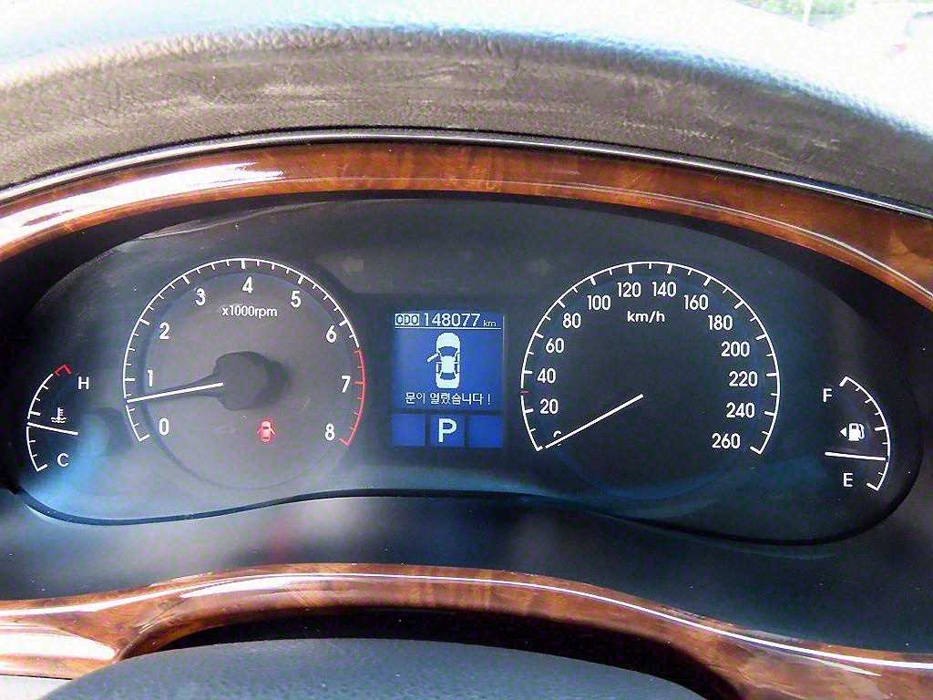 HYUNDAI Genesis - Vista 9