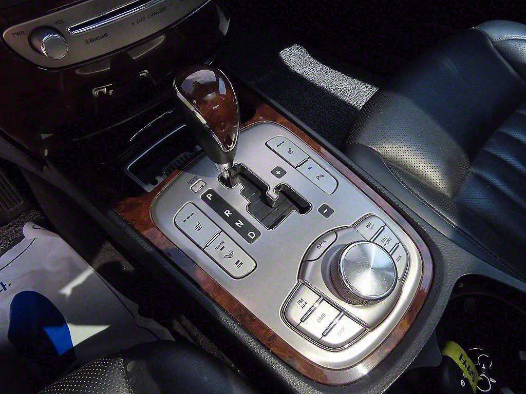 HYUNDAI Genesis - Vista 10