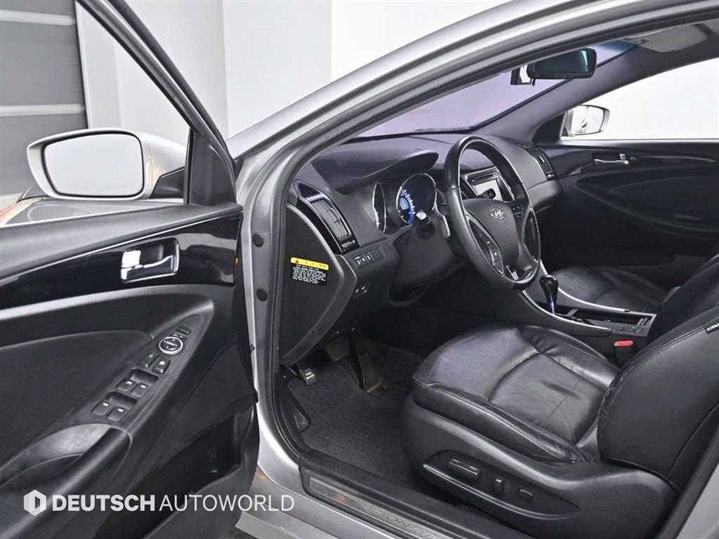 HYUNDAI Sonata - Vista 11