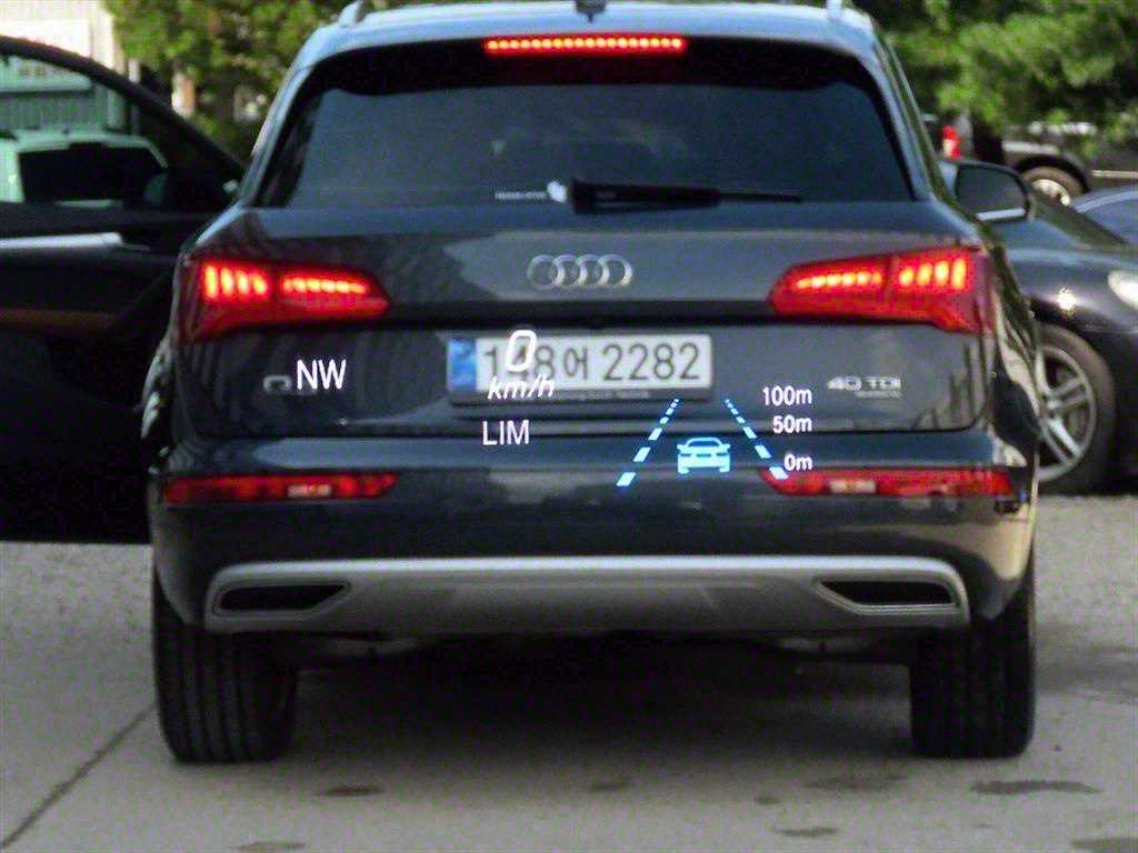 Mercedes Benz EQA - Vista 10