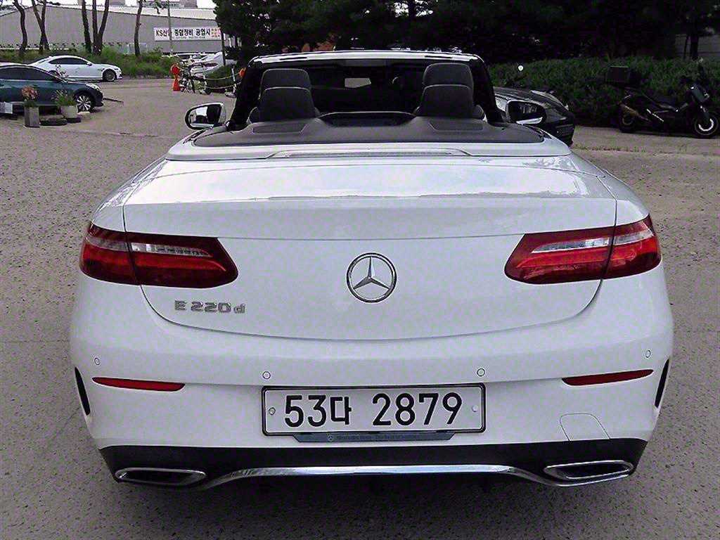 Mercedes Benz E class - Vista 8