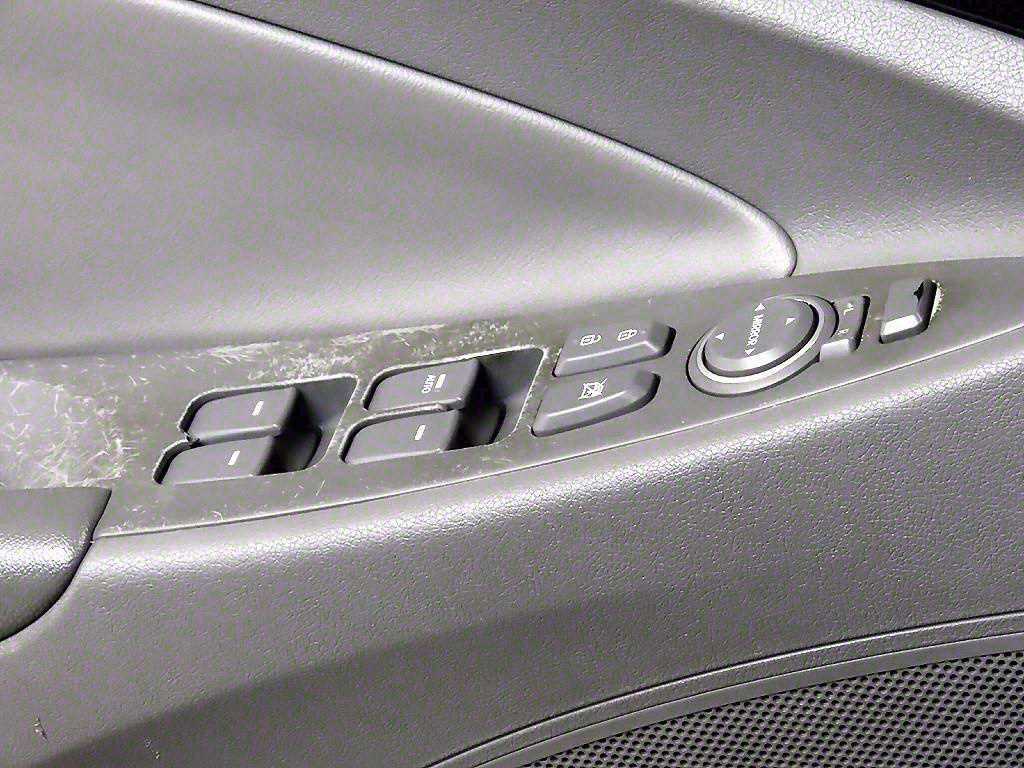 HYUNDAI Sonata - Vista 11