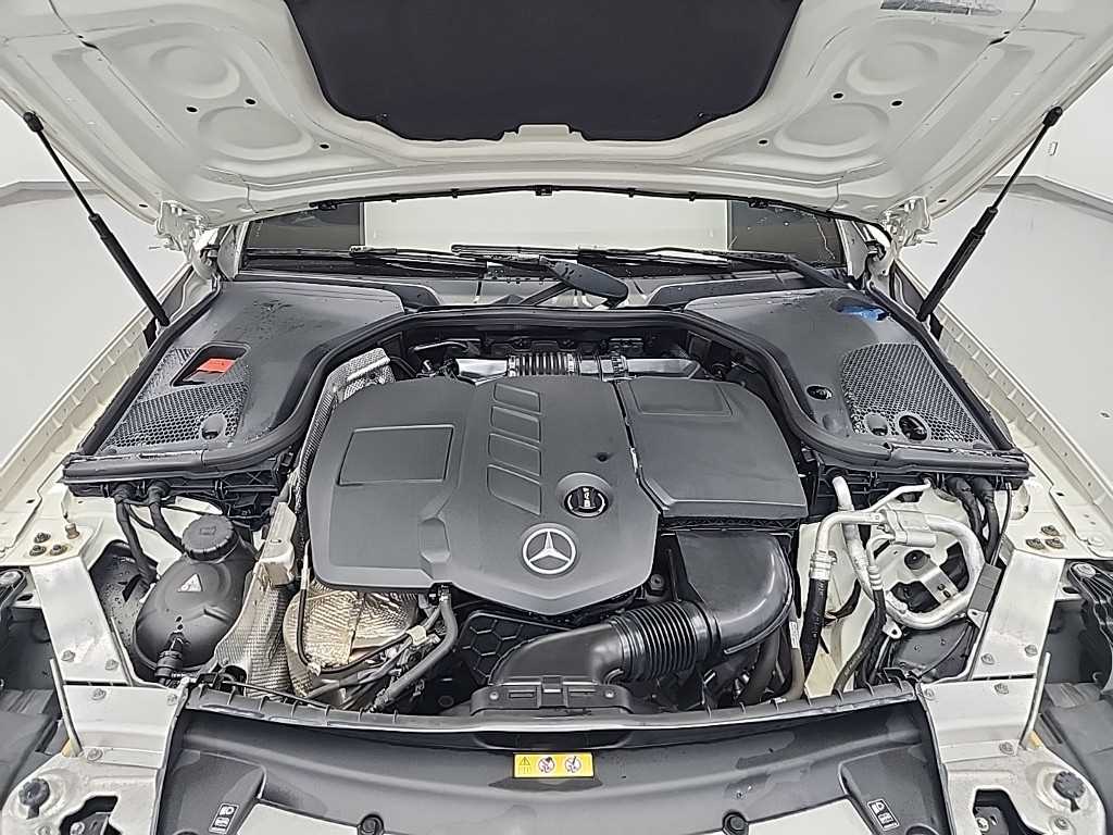 Mercedes Benz E class - Vista 5