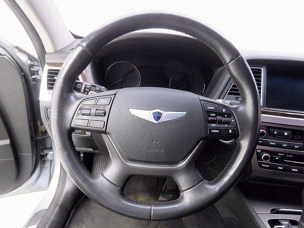 HYUNDAI Genesis - Vista 11